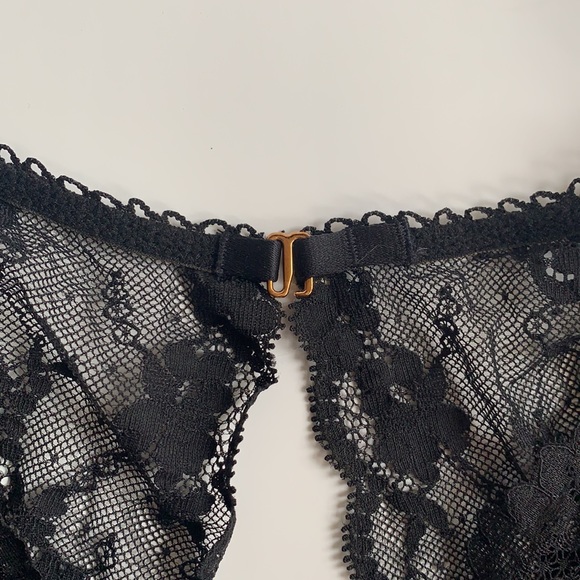 VS Black Velvet Lace Bralette & thong set (NWOT) - Picture 4 of 12
